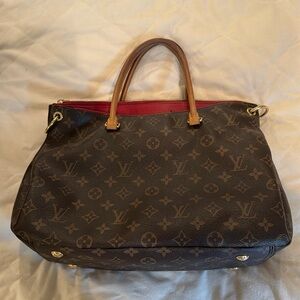 Louis Vuitton Purse